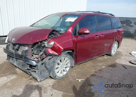 2014 Toyota Sienna Limited V6 7 Passenger z USA, uszkodzony, nr VIN 5TDYK3DC8ES418474